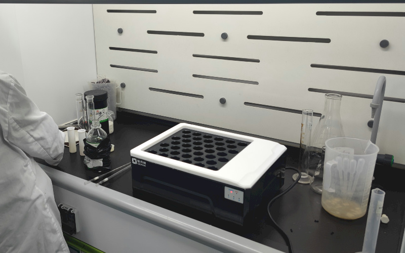 智能石墨消解儀適合哪些工作環(huán)境？從腐蝕強(qiáng)度看適配場景